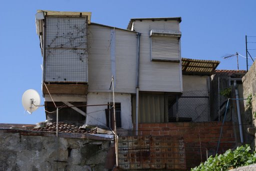 Construção clandestina sobre o imóvel