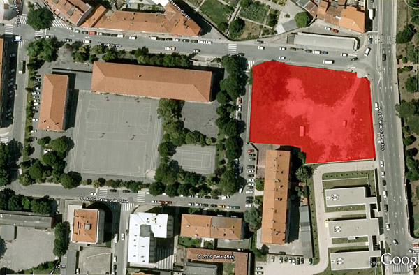Terreno adjacente à escola