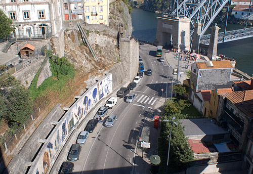 À entrada da Ponte Luíz I À entrada da Ponte Luíz I