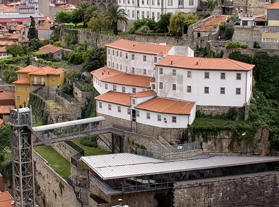 Na Lada, junto à Ribeira